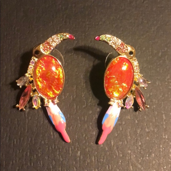 ❌❌SOLD❌❌Betsey Johnson Toucan Earrings - Picture 6 of 6